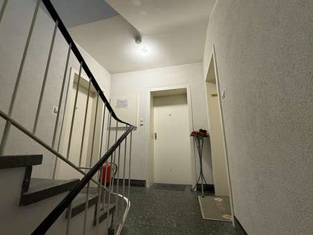 Wohnungstüren Hohenstein - Mehrfamilienhaus in 42283 Wuppertal mit 775m² als Kapitalanlage kaufen