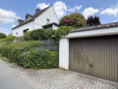 Vordere, große Garage - Doppelhaushälfte in 42327 Wuppertal mit 120m² kaufen