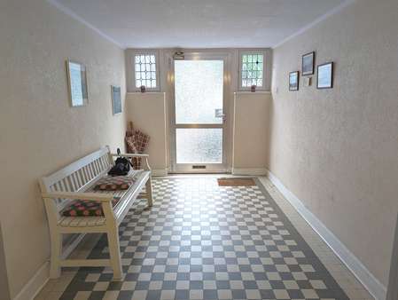 Hauseingang Hauseingang - Mehrfamilienhaus in 42277 Wuppertal mit 195m² als Kapitalanlage kaufen