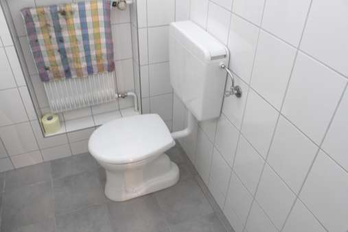 Untere Wohnung EG Gäste-WC - Zweifamilienhaus in 42119 Wuppertal mit 207m² kaufen