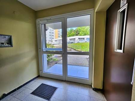 Hauseingangsbereich Hauseingangsbereich - Etagenwohnung in 42279 Wuppertal mit 57m² kaufen