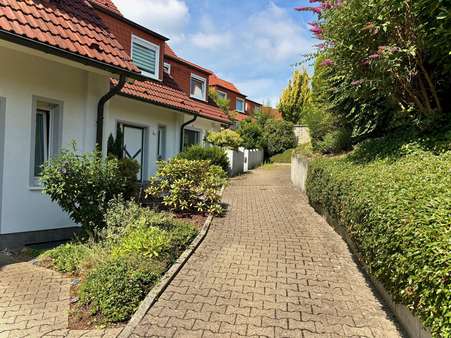 Weg zum Haus Weg zum Haus - Reihenendhaus in 58256 Ennepetal mit 115m² kaufen