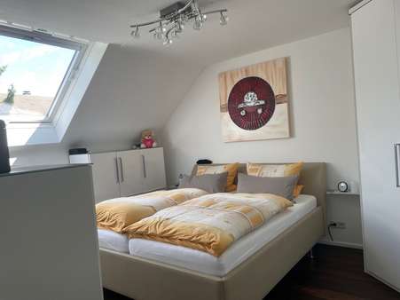 Schlafzimmer Schlafzimmer - Dachgeschosswohnung in 42115 Wuppertal mit 102m² kaufen