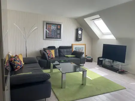 Elberfeld - Wohntraum in ruhiger Lage
Dachgeschosswohnung mit Balkon + 2 Tiefgaragenstellplätzen