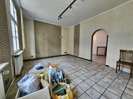 Erdgeschoss Zimmer 1 Erdgeschoss Zimmer 1 - Doppelhaushälfte in 42389 Wuppertal mit 197m² kaufen