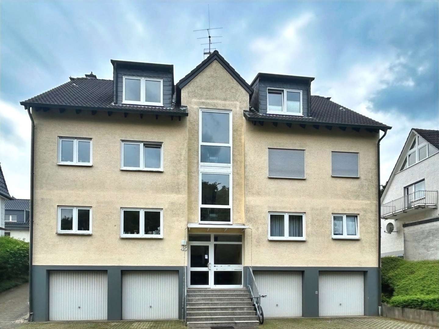 Erdgeschosswohnung in 42349 Wuppertal mit 91m² kaufen