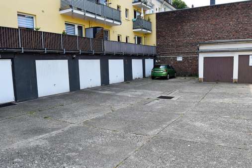 Garagenhof - Dachgeschosswohnung in 42281 Wuppertal mit 70m² kaufen