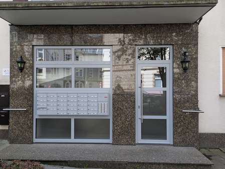 Hauseingang - Etagenwohnung in 42283 Wuppertal mit 113m² kaufen