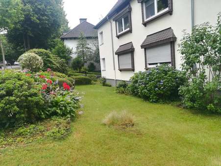 Hausvorgarten Hausvorgarten - Mehrfamilienhaus in 42119 Wuppertal mit 495m² kaufen