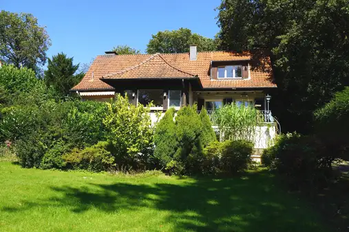 Traumhaftes Einfamilienhaus in Toplage mit Nebengebäude direkt am Naturschutzgebiet!
