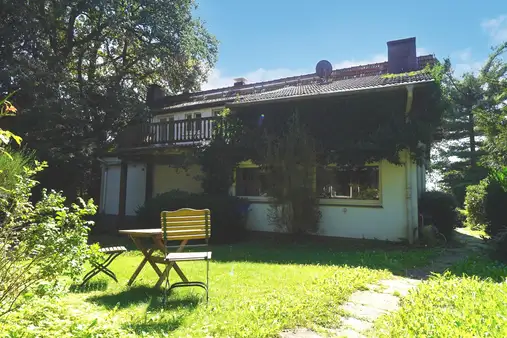 Traumhaftes Einfamilienhaus in Toplage mit Nebengebäude direkt am Naturschutzgebiet!
