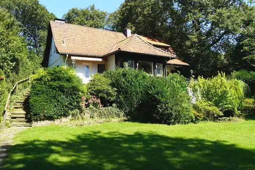 Traumhaftes Einfamilienhaus in Toplage mit Nebengebäude direkt am Naturschutzgebiet!
