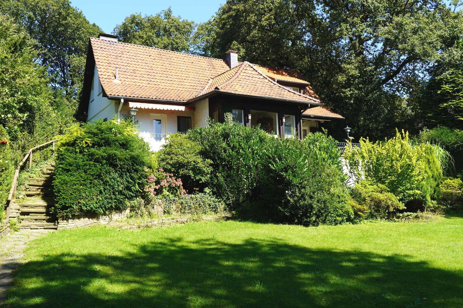 Titelbild - Einfamilienhaus in 42119 Wuppertal mit 208m² kaufen