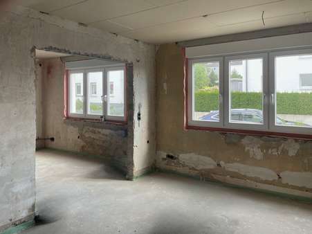 Wohnzimmer Erdgeschoss - Zweifamilienhaus in 42477 Radevormwald mit 145m² kaufen