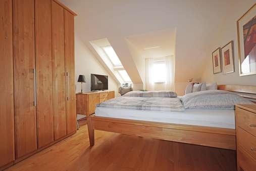 Großzügiges Schlafzimmer - Etagenwohnung in 42113 Wuppertal mit 90m² kaufen