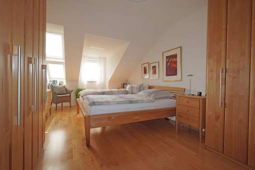 Großzügiges Schlafzimmer - Etagenwohnung in 42113 Wuppertal mit 90m² kaufen