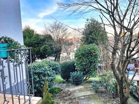 Treppe zum Garten - Doppelhaushälfte in 42369 Wuppertal mit 120m² kaufen