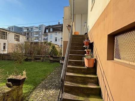 Treppe zur Terrasse EG Treppe zur Terrasse EG - Mehrfamilienhaus in 42277 Wuppertal mit 342m² kaufen