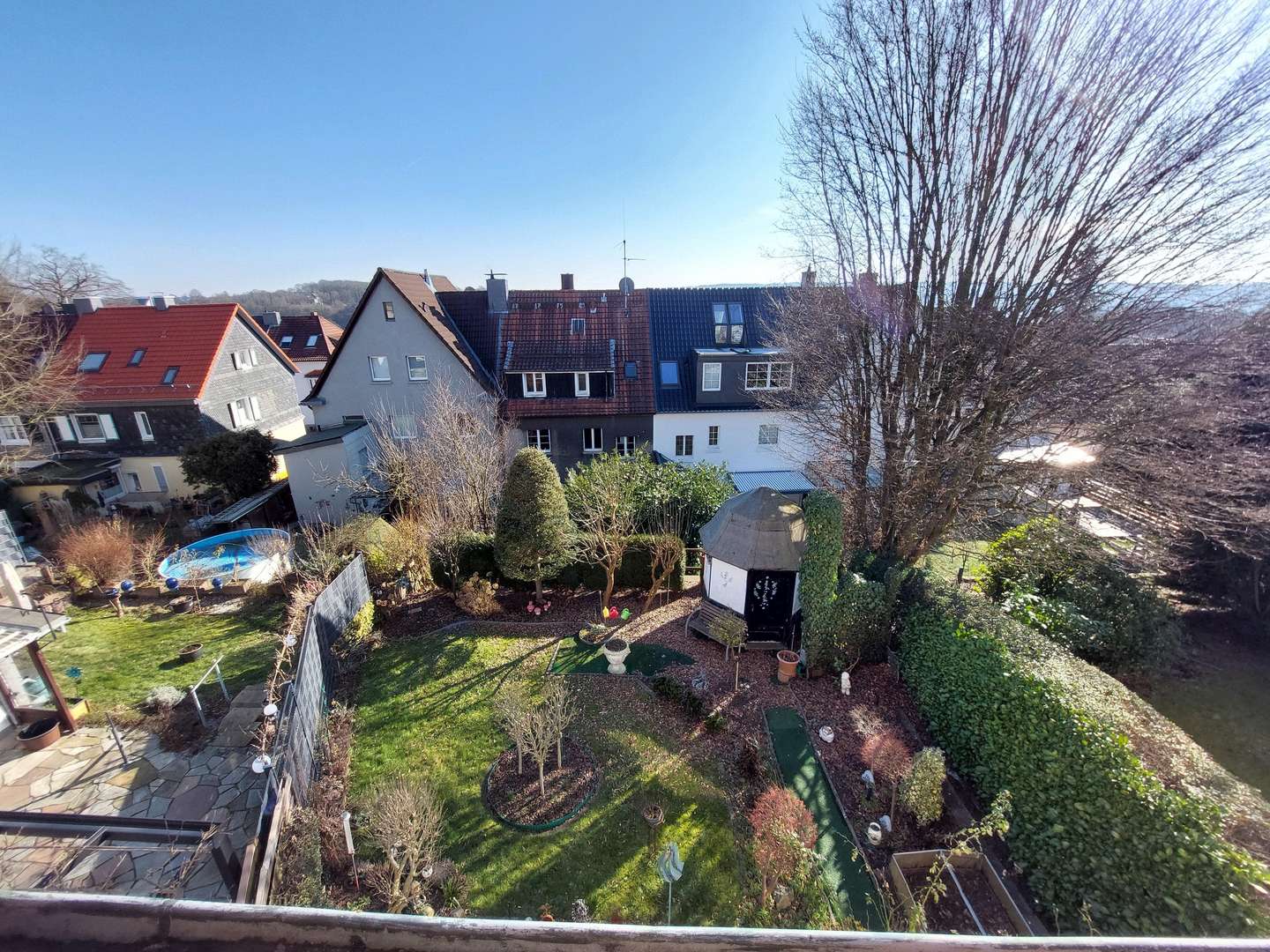 Ausblick Rückseite mit Garten