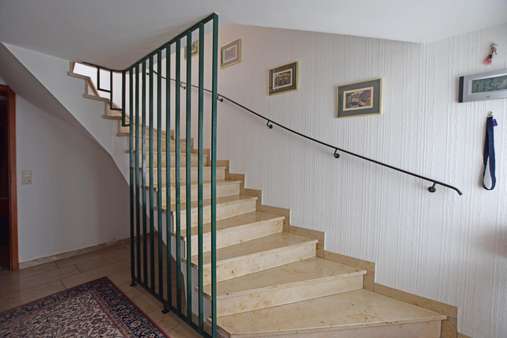 Treppenaufgang - Zweifamilienhaus in 42111 Wuppertal mit 290m² kaufen
