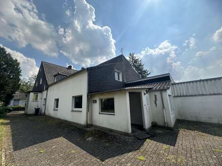 Haus-Rückansicht - Doppelhaushälfte in 40878 Ratingen mit 127m² kaufen