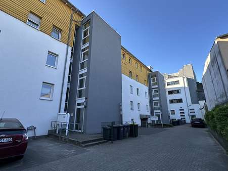 Blick auf die Eingangsseite - Etagenwohnung in 42551 Velbert mit 63m² kaufen