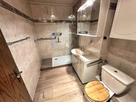Bad mit Dusche - Etagenwohnung in 40724 Hilden mit 54m² kaufen