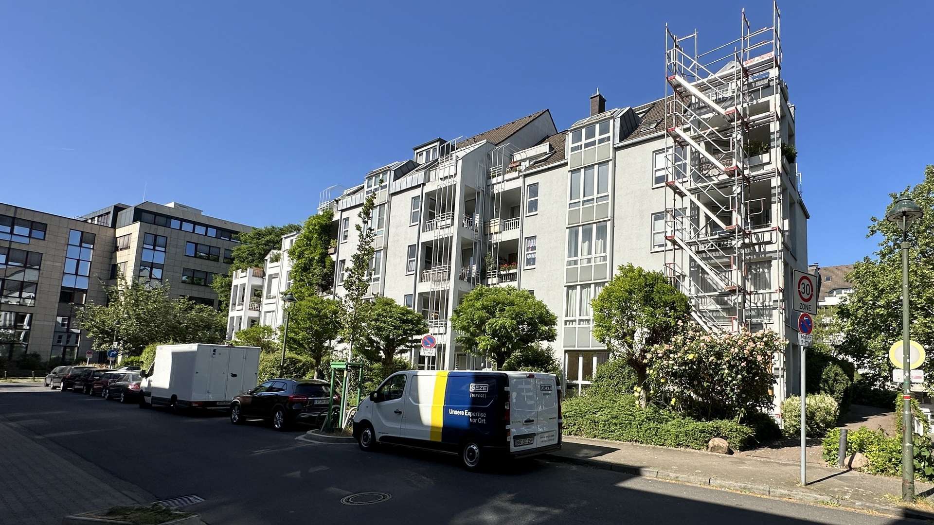 Straßenansicht - Etagenwohnung in 40474 Düsseldorf mit 56m² kaufen