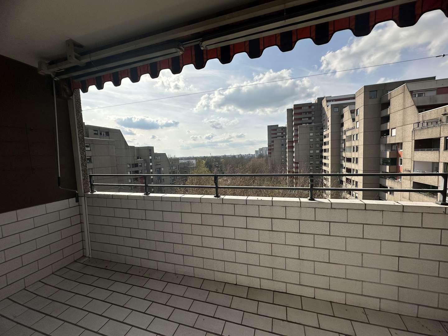 Blick vom Balkon aus - Etagenwohnung in 40880 Ratingen mit 64m² kaufen