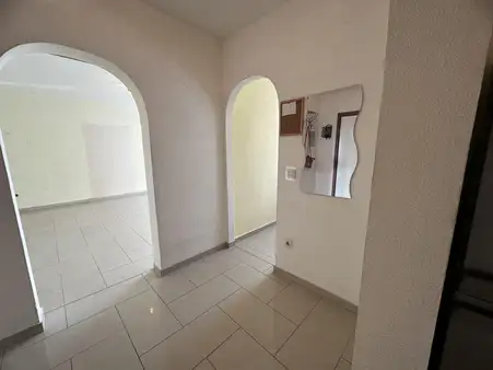 Schöne 2-Zimmerwohnung mit Balkon und Tiefgaragenstellplatz!!!