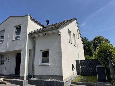Vorderansicht Vorderansicht - Reiheneckhaus in 42781 Haan mit 136m² kaufen