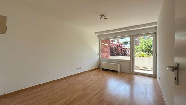 Schlafzimmer - Etagenwohnung in 40885 Ratingen mit 83m² kaufen