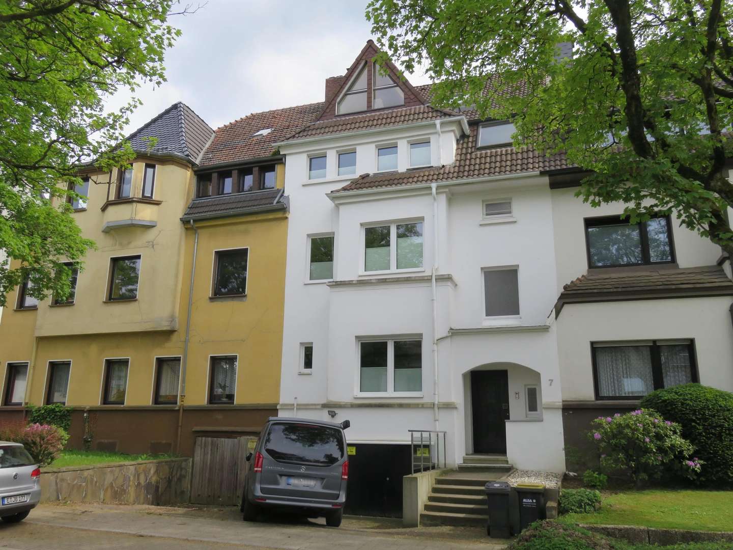 Straßenansicht - Stadthaus in 45239 Essen mit 229m² kaufen