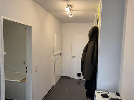 Flur/ Eingangsbereich Flur/ Eingangsbereich - Dachgeschosswohnung in 40724 Hilden mit 55m² kaufen
