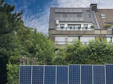 Sicht auf die Balkonseite. Sicht auf die Balkonseite. - Maisonette-Wohnung in 42553 Velbert mit 134m² kaufen