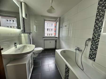 Badezimmer Badezimmer - Etagenwohnung in 45144 Essen mit 85m² kaufen