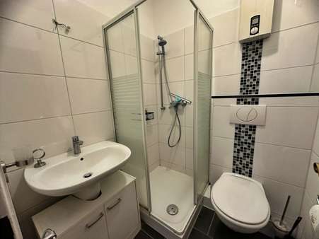 Gäste-WC mit Dusche Gäste-WC mit Dusche - Etagenwohnung in 45144 Essen mit 85m² kaufen
