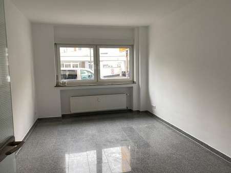 Das geräumige Schlafzimmer. - Erdgeschosswohnung in 40211 Düsseldorf mit 57m² kaufen