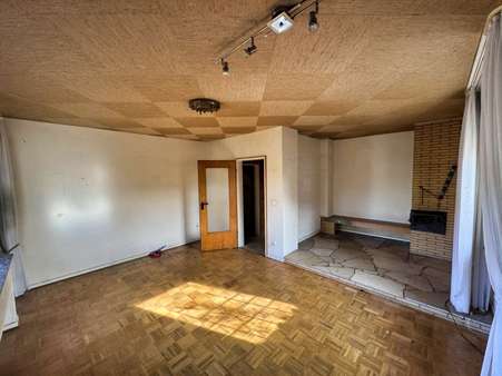 Wohnzimmer - Doppelhaushälfte in 40724 Hilden mit 85m² kaufen