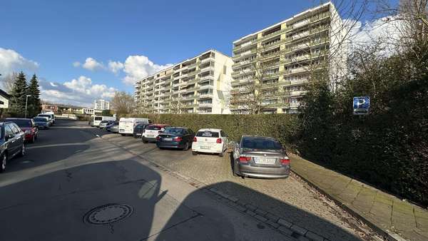 Straßenansicht - Etagenwohnung in 40880 Ratingen mit 78m² kaufen