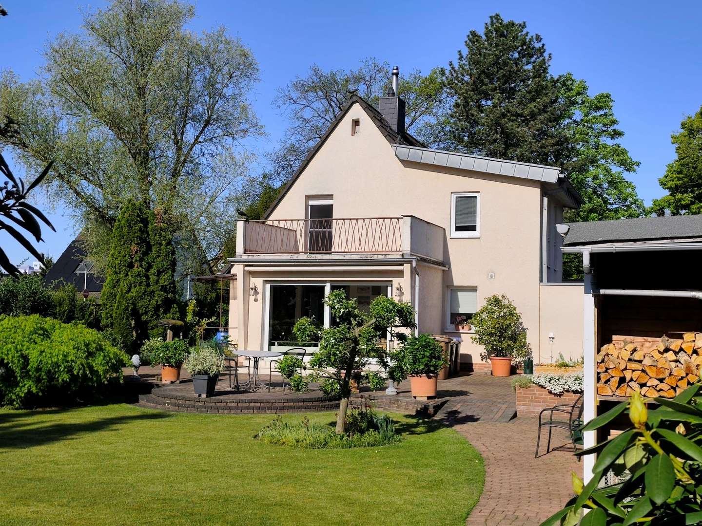 Haus Gartenseite - Einfamilienhaus in 40723 Hilden mit 124m² kaufen