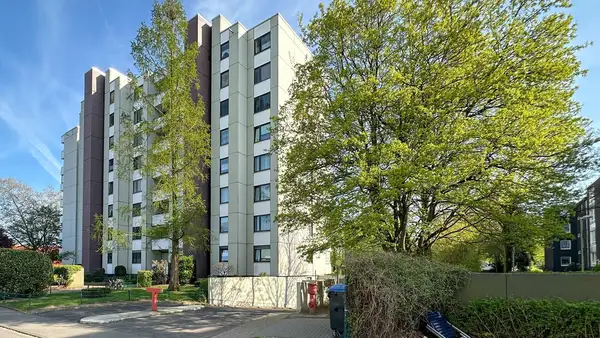 Schöne und helle Eigentumswohnung mit großem Balkon  und Tiefgaragenstellplatz