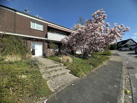 Hausfront Hausfront - Zweifamilienhaus in 40882 Ratingen mit 142m² kaufen