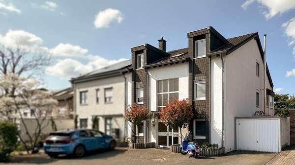 Straßenansicht Straßenansicht - Wohnung in 40882 Ratingen mit 142m² kaufen