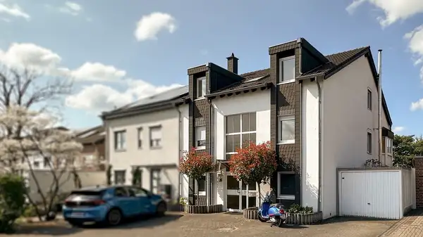 Großzügige und sehr gepflegte Gartenwohnung mit Garage und Stellplatz in Ratingen-Ost