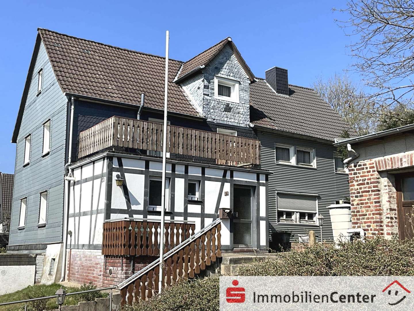 Frontbild - Einfamilienhaus in 42857 Remscheid mit 121m² kaufen