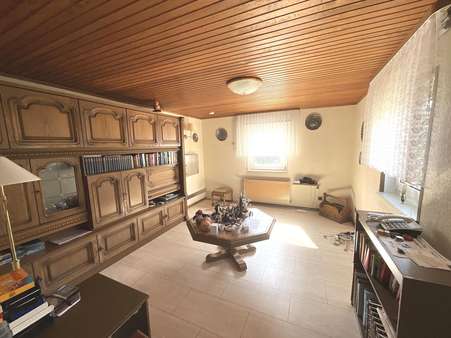 Wohnzimmer - Einfamilienhaus in 42857 Remscheid mit 121m² kaufen