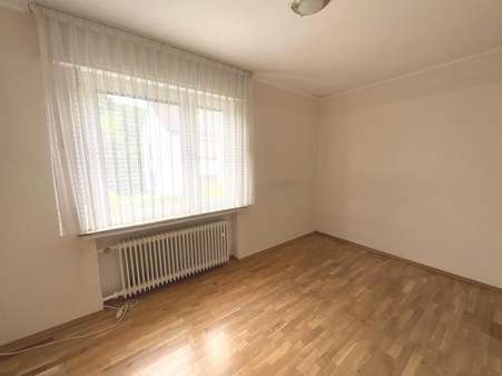 Schlafzimmer I Schlafzimmer I - Doppelhaushälfte in 42899 Remscheid mit 125m² kaufen