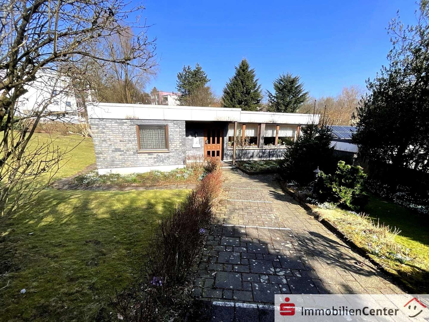 Frontansicht - Einfamilienhaus in 42897 Remscheid mit 95m² kaufen