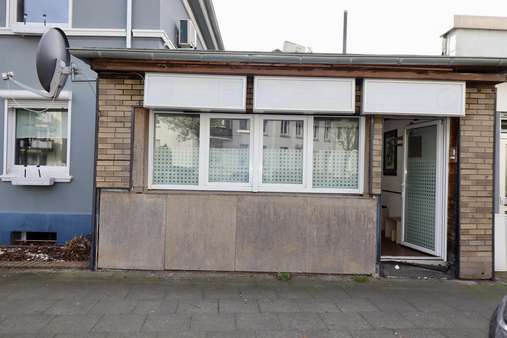Straßenansicht Anbau Büro - Einfamilienhaus in 42657 Solingen mit 147m² kaufen